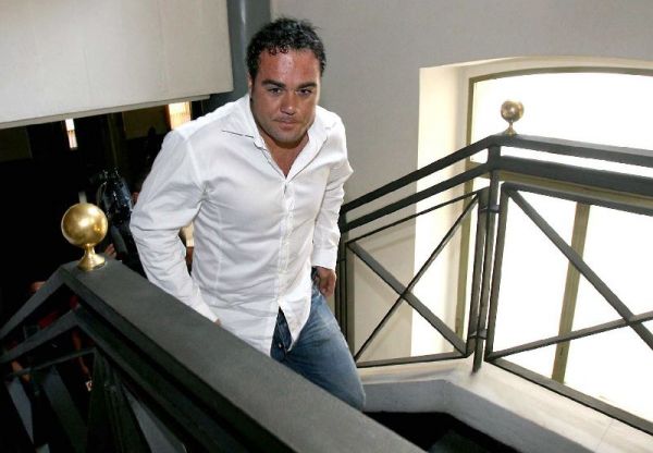 Aitor González, con unos kilos de más, a su llegada a los juzgados de Alicante Aitor González, con unos kilos de más, a su llegada a los juzgados de Alicante