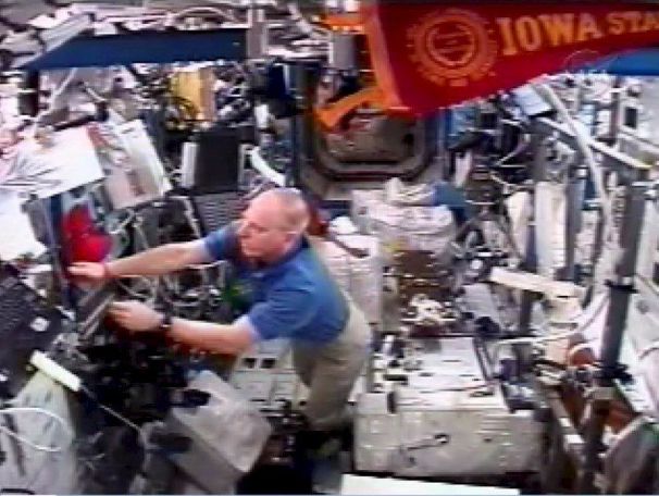 Los astronautas del Endeavour se preparan para el regreso Los astronautas del Endeavour se preparan para el regreso