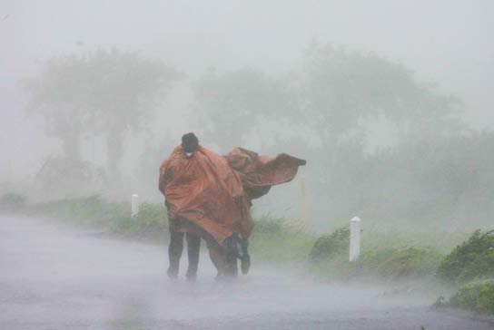De huracán a tormenta tropical De huracán a tormenta tropical
