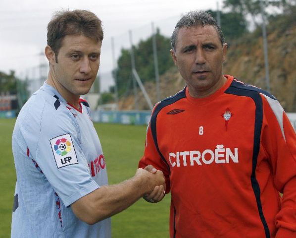 Hristo Stoichkov, junto al búlgaro Manchev, será la estrella de los banquillos de Segunda. Hristo Stoichkov, junto al búlgaro Manchev, será la estrella de los banquillos de Segunda.