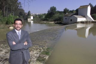 Gutiérrez Limones, junto al río Guadaira. Gutiérrez Limones, junto al río Guadaira.