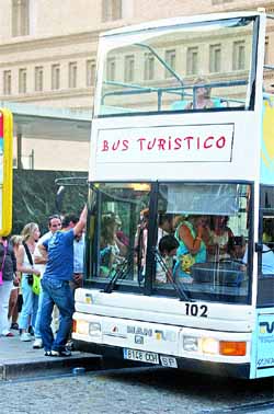 Buses diferentes para recorrer toda la ciudad Buses diferentes para recorrer toda la ciudad