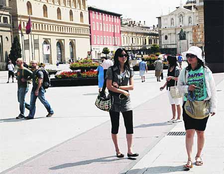El turismo estival sólo llenó al 58% los hoteles zaragozanos en agosto El turismo estival sólo llenó al 58% los hoteles zaragozanos en agosto