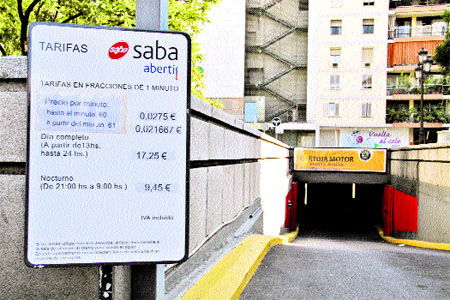 Pese al pago por minuto, los ‘parkings’ públicos redondean Pese al pago por minuto, los ‘parkings’ públicos redondean