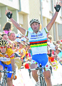 Paolo Bettini triunfa antes de los Lagos