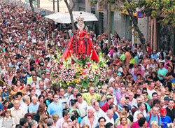 La Virgen gana a la lluvia La Virgen gana a la lluvia