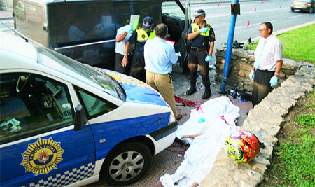 Dos motoristas mueren en Canalejas Dos motoristas mueren en Canalejas
