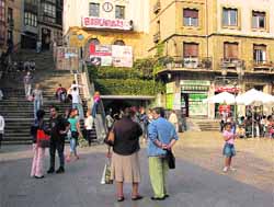 Vecinos del Casco Viejo alertan sobre menores que inhalan cola Vecinos del Casco Viejo alertan sobre menores que inhalan cola