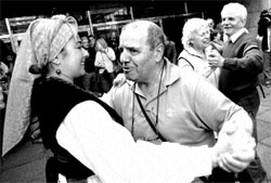 Hay 65.000 emigrantes asturianos, la mayoría con más de 65 años Hay 65.000 emigrantes asturianos, la mayoría con más de 65 años