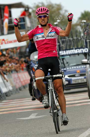 Andreas Klier celebra su triunfo en Torre-Pacheco Andreas Klier celebra su triunfo en Torre-Pacheco