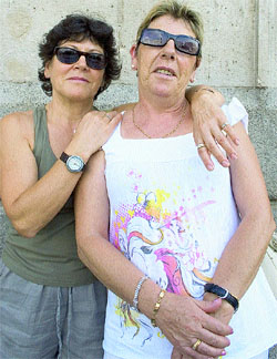 Julia y María Teresa Julia y María Teresa