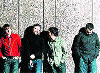 Pop, electrónica y folclore Pop, electrónica y folclore