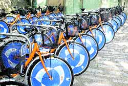 Ya hay 100 bicis para alquilar gratis y circular por la capital Ya hay 100 bicis para alquilar gratis y circular por la capital