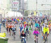 Más de 3.000 ciclistas toman las calles en Más de 3.000 ciclistas toman las calles en