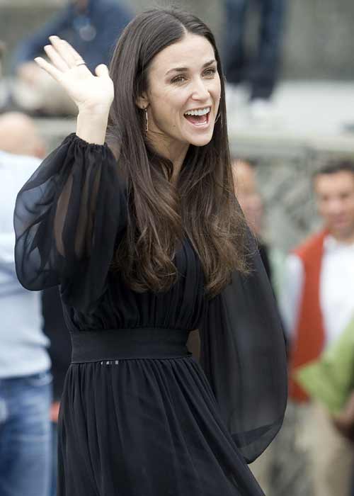 Demi Moore saluda en San Sebastián Demi Moore saluda en San Sebastián