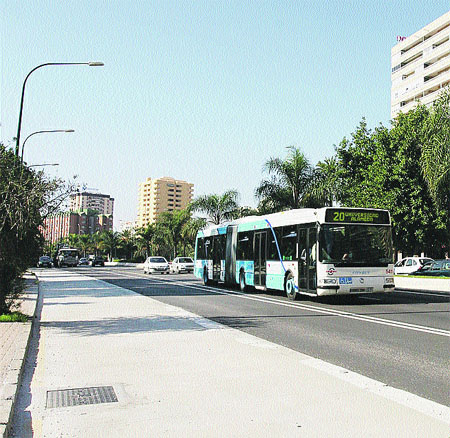 Comienza el arreglo de los baches del carril-bus Comienza el arreglo de los baches del carril-bus