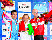 Paolo Bettini retiene el jersey arco iris y se reivindica en Stuttgart Paolo Bettini retiene el jersey arco iris y se reivindica en Stuttgart