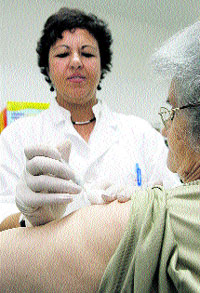 Las enfermeras irán a casa para vacunar de gripe a los impedidos Las enfermeras irán a casa para vacunar de gripe a los impedidos