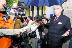 Azkuna: «La consulta nos traerá serios problemas» Azkuna: «La consulta nos traerá serios problemas»