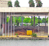 Tiran a la basura la balsa ‘Uru’ de la Expo 92 Tiran a la basura la balsa ‘Uru’ de la Expo 92