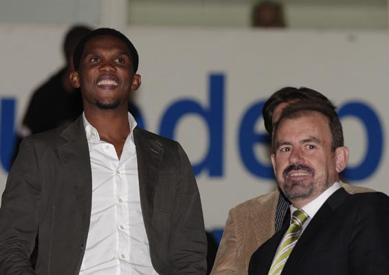 Eto'o con Ángel Torres Eto'o con Ángel Torres