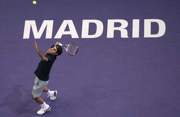 Federer saca en su partido contra Cañas Federer saca en su partido contra Cañas