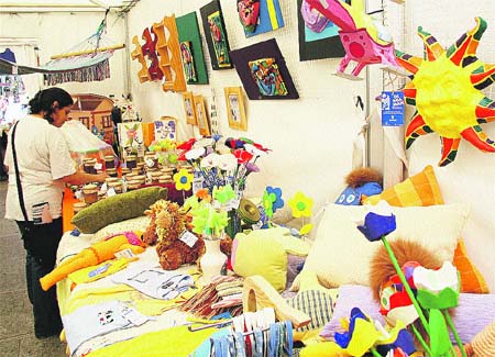 Feria de artesanía multicultural Feria de artesanía multicultural