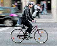 Las bicis proliferan, pero la ciudad sigue ignorándolas Las bicis proliferan, pero la ciudad sigue ignorándolas
