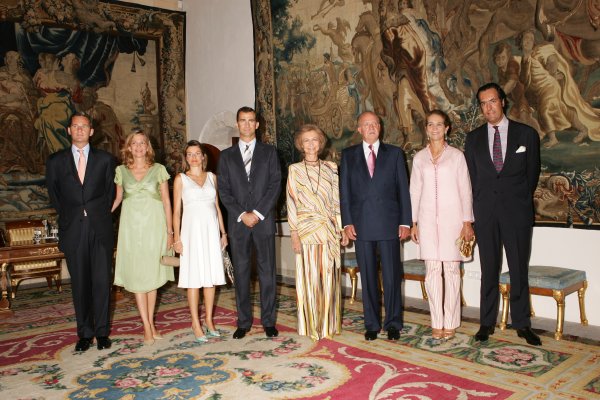 La Familia Real La Familia Real