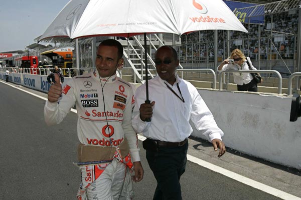 Lewis Hamilton y su padre Lewis Hamilton y su padre