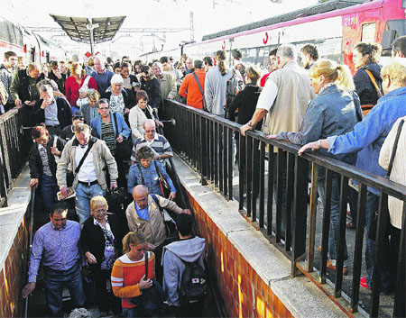 Caos en Barcelona pese a los buses alternativos Caos en Barcelona pese a los buses alternativos