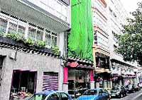 Precintan un edificio en San Agustín al temer un desplome Precintan un edificio en San Agustín al temer un desplome