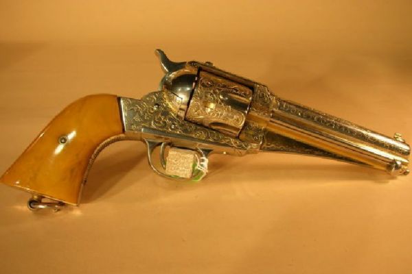 Este revólver fue disparado por Pancho Villa Este revólver fue disparado por Pancho Villa