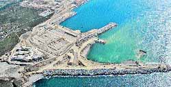 El dique definitivo del puerto exterior se blinda de cara a los temporales El dique definitivo del puerto exterior se blinda de cara a los temporales