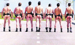 Desnudos contra los malos tratos Desnudos contra los malos tratos