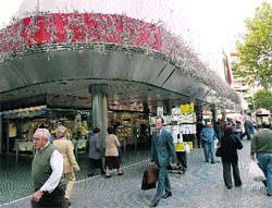 Afloran lo primeros adornos navideños Afloran lo primeros adornos navideños