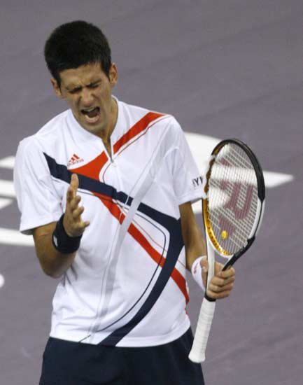 Novak Djokovic se lamenta durante su partido contra Gasquet Novak Djokovic se lamenta durante su partido contra Gasquet