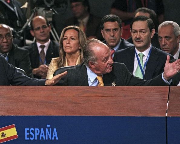 El Rey se enfrenta a Chávez El Rey se enfrenta a Chávez