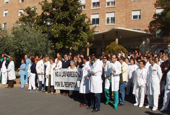 Concentración contra la violencia en los hospitales Concentración contra la violencia en los hospitales