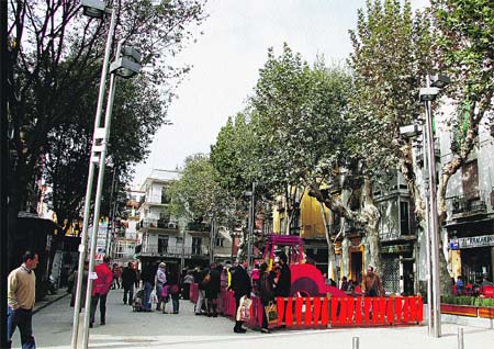 La plaza de la Alfalfa se estrena con un diseño «demasiado moderno» La plaza de la Alfalfa se estrena con un diseño «demasiado moderno»