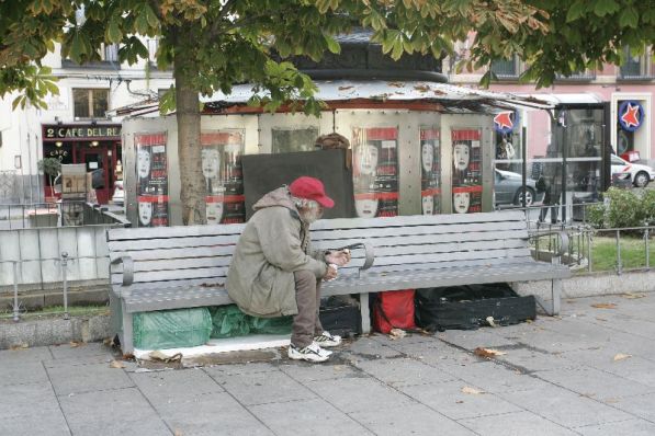 Mendigos en la calle. Mendigos en la calle.