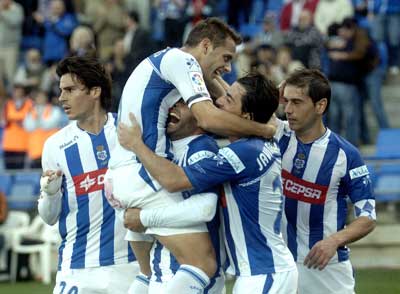Los jugadores del Recreativo celebran un gol Los jugadores del Recreativo celebran un gol