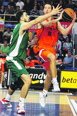 Sufrido triunfo de Unicaja Sufrido triunfo de Unicaja