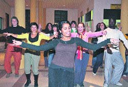 Filosofía baila como en Bollywood Filosofía baila como en Bollywood