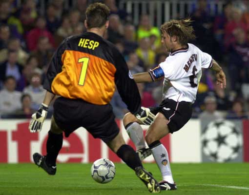 Gaizka Mendieta en su etapa en el Valencia. Gaizka Mendieta en su etapa en el Valencia.