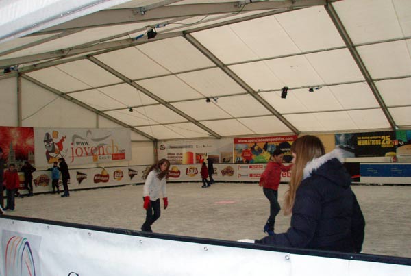 Pista de Patinaje sobre Hielo en Burgos Pista de Patinaje sobre Hielo en Burgos