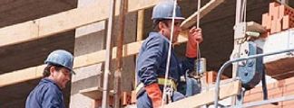 Dos obreros trabajando Dos obreros trabajando