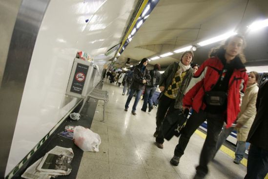 Huelga de limpieza en el metro. Huelga de limpieza en el metro.