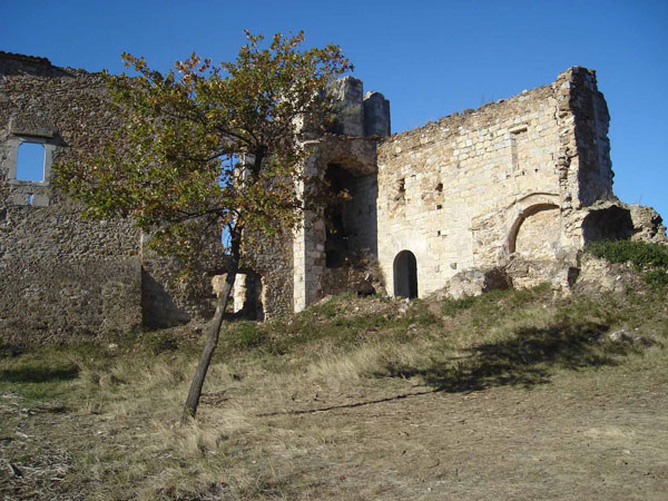 Monestir de Santa Maria del Roure, en Pont de Molins Monestir de Santa Maria del Roure, en Pont de Molins