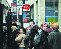 Mañana y el domingo ir en autobús exigirá paciencia Mañana y el domingo ir en autobús exigirá paciencia
